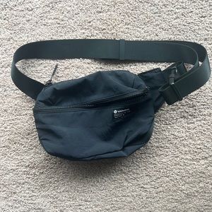 Lululemon Clean Lines Belt Bag